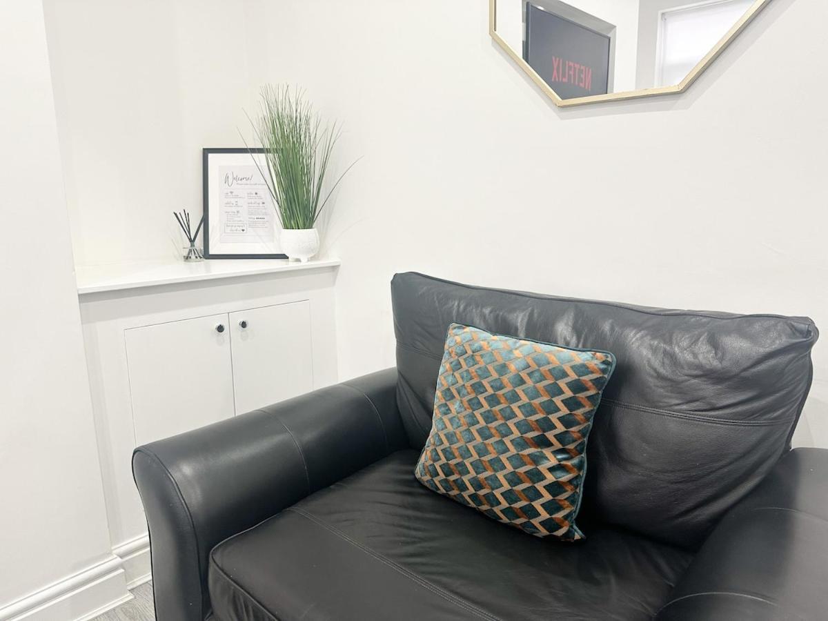 Contractors Dream, 4 Bedroom 2 Bathroom Liverpool Exterior foto