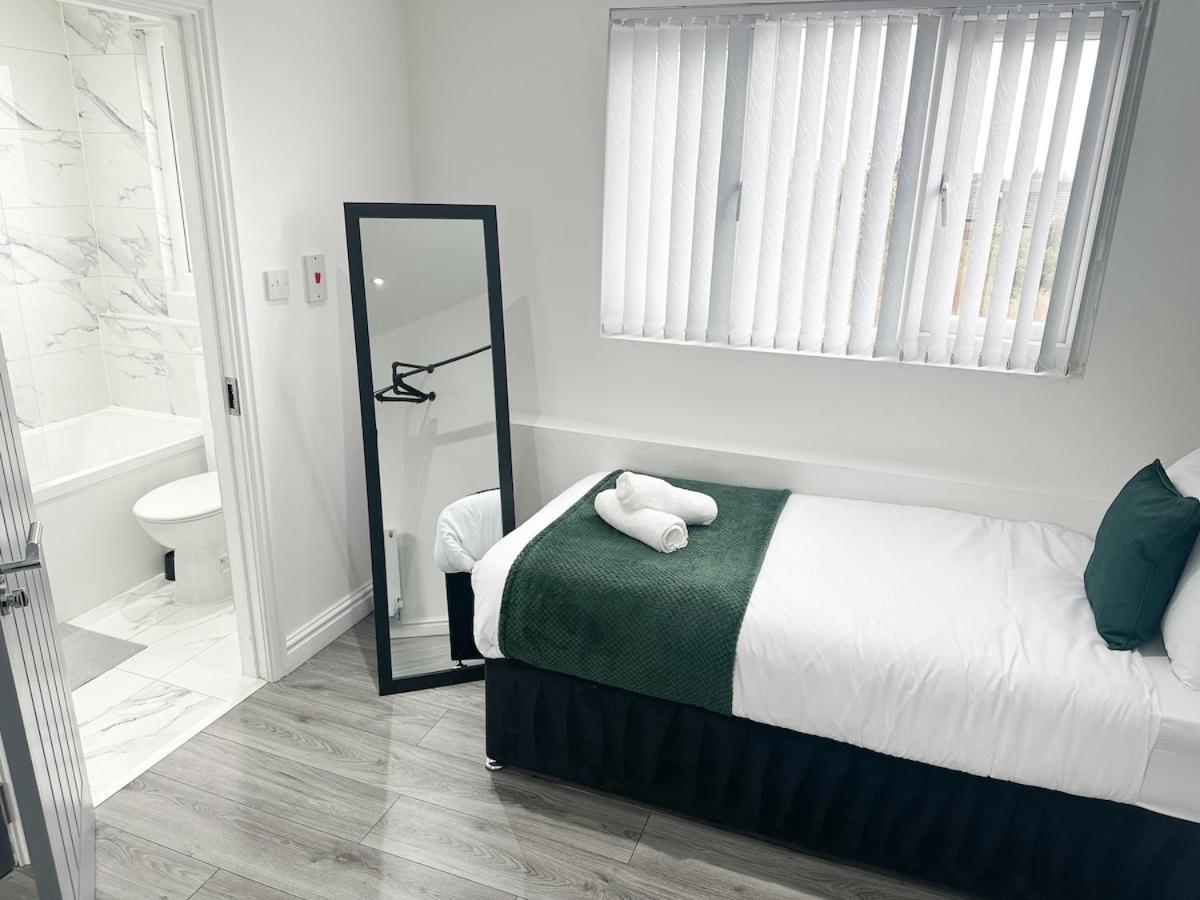 Contractors Dream, 4 Bedroom 2 Bathroom Liverpool Exterior foto