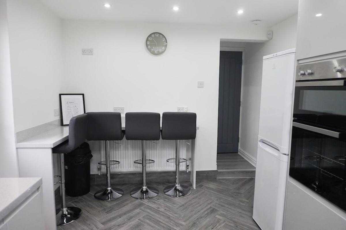 Contractors Dream, 4 Bedroom 2 Bathroom Liverpool Exterior foto