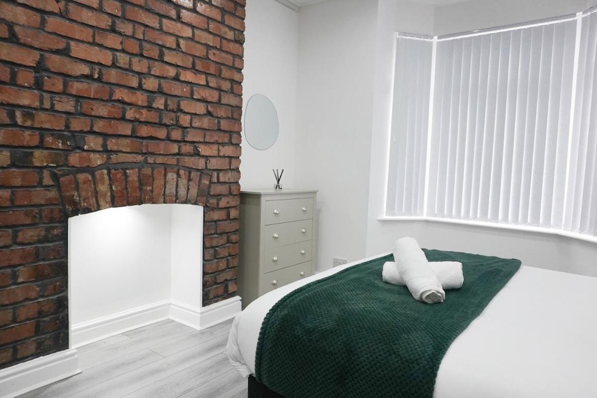 Contractors Dream, 4 Bedroom 2 Bathroom Liverpool Exterior foto