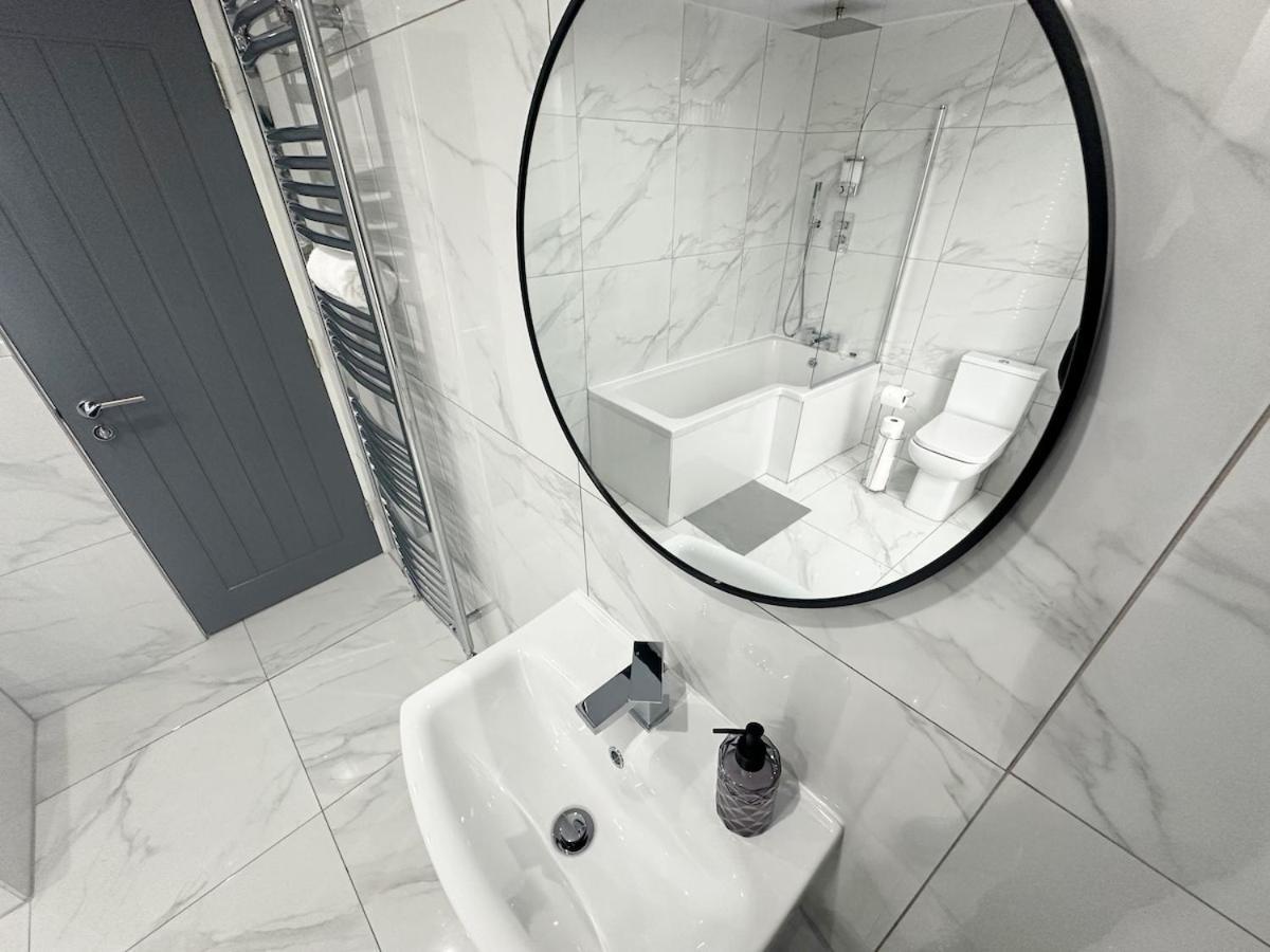 Contractors Dream, 4 Bedroom 2 Bathroom Liverpool Exterior foto